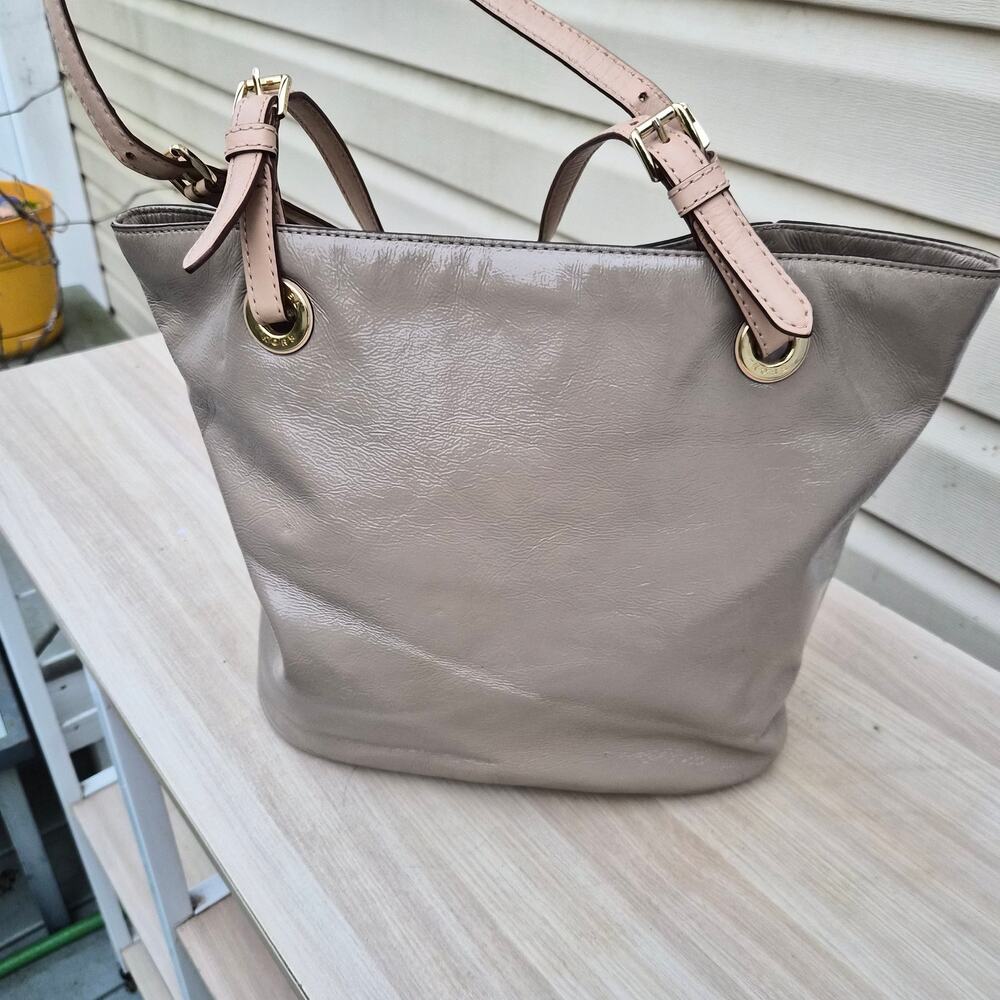 Michael Kors Voyager EW‎ Tote Leather Shoulder Bag